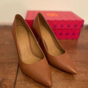 Tory Burch Brown Pumps